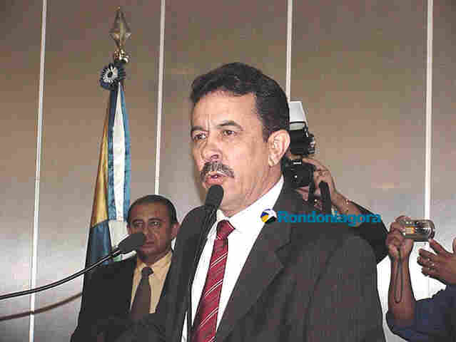 Foragido, Carlão de Oliveira é condenado a mais de 16 anos de prisão