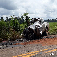 V&iacute;deo: Colis&atilde;o entre caminhonete e caminh&atilde;o deixa um morto na BR-364