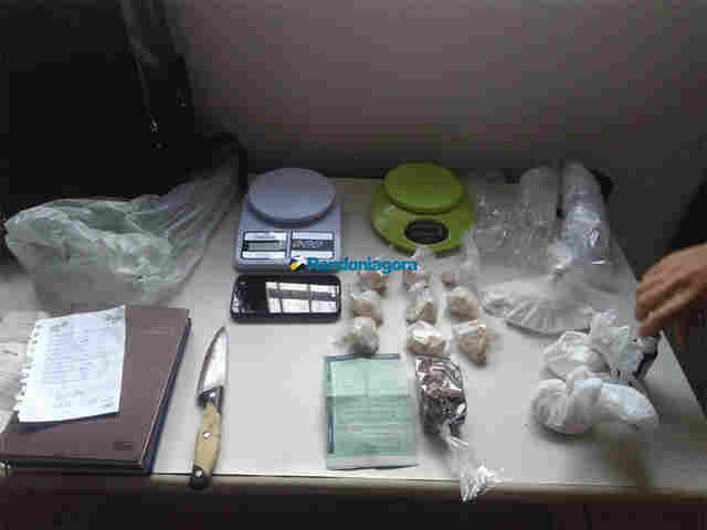 Denarc prende traficante e apreende meio quilo de droga