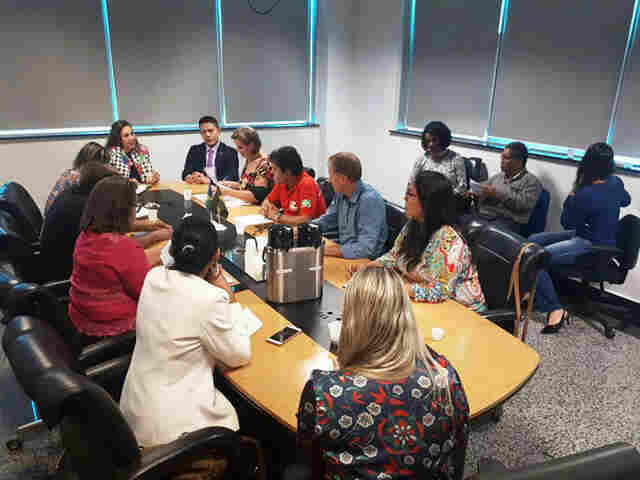 Sintero se reúne com a nova titular da Seduc para discutir pendências com os trabalhadores