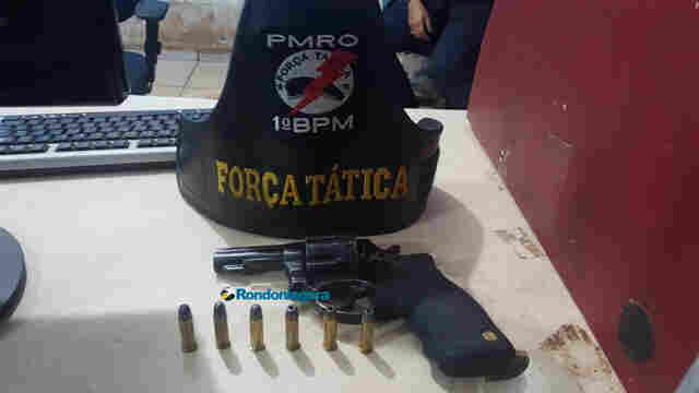 Vigia noturno é preso com revólver ao ultrapassar sinal vermelho em Porto Velho