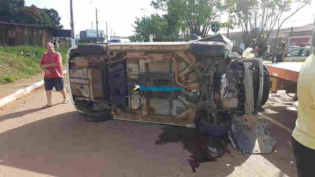 Motorista tomba carro para não atropelar ciclista em Porto Velho