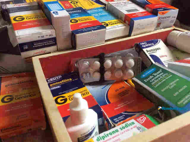 Sobras de medicamentos devem ser devolvidas a farmácias, alerta Conselho Regional