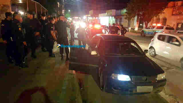 Criminoso atira contra policiais em via pública; três apenados liberados na saída temporária são presos