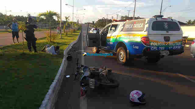 Motociclista sofre grave acidente ao colidir moto no Espaço Alternativo