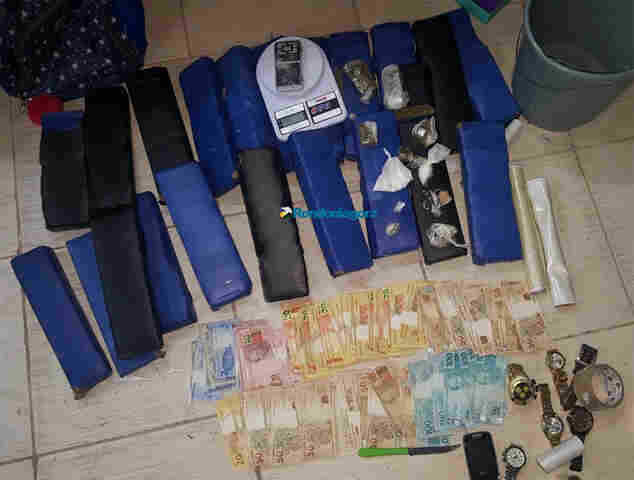 Trio é preso com 25 quilos de maconha em vila de apartamentos ao lado da COE, na capital