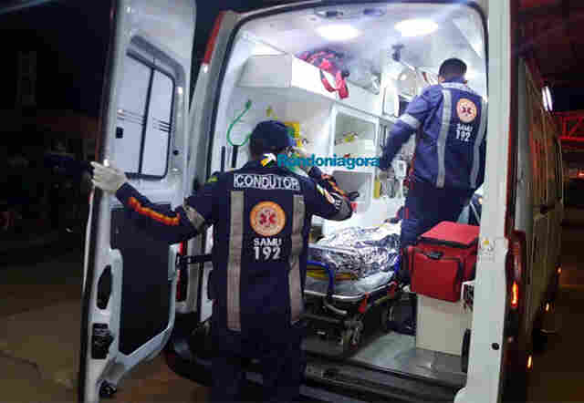 Vigilante reage a assalto e é baleado durante luta com criminosos em escola de Porto Velho