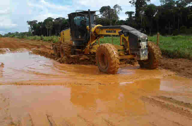 Prefeitura intensifica recuperação de estradas rurais
