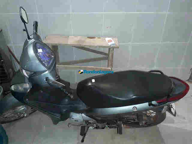 Mulher é presa ao tentar regularizar moto roubada e culpa o ex-marido