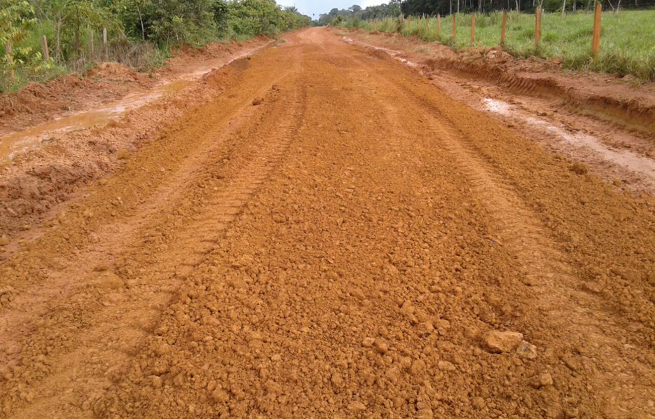 Prefeitura intensifica recuperação de estradas rurais