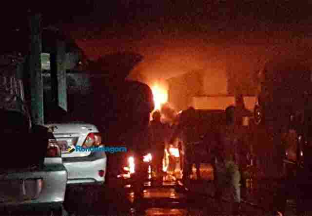 Incêndio em oficina mecânica destrói vários carros de clientes em Porto Velho; vídeo