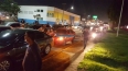 Motoristas de aplicativos bloqueiam a Avenida Jorge Teixeira próximo ao viaduto