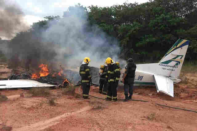 Avião de pequeno porte cai próximo ao Aeroclube de Manaus