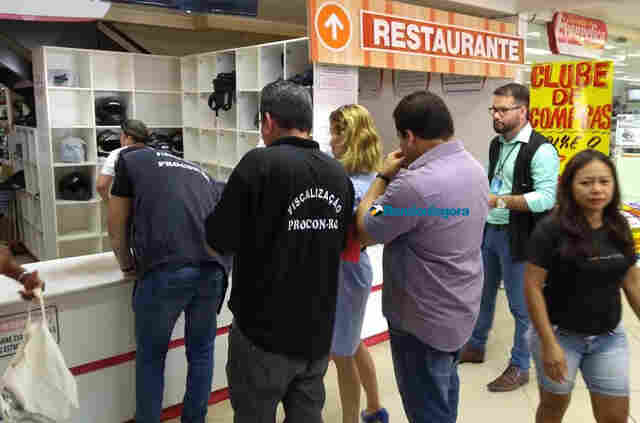 Vídeo: Blitz do MP e Procon em supermercados acaba com limitação da venda de alimentos