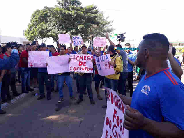 Vídeo: PRF tenta desbloquear Trevo do Roque em Porto Velho e manifestantes reagem