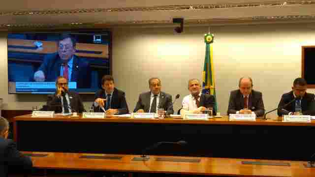 Luiz Cláudio preside audiência pública para discutir dívida do extinto Beron