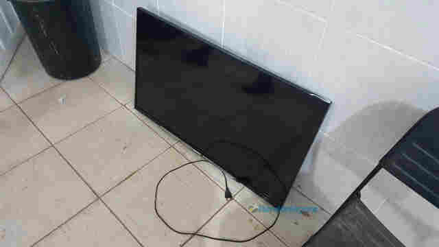 Mulher tenta vender TV roubada na internet, mas negocia com a própria vítima e é presa