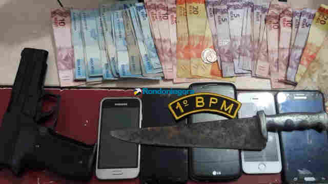 Dupla faz arrastão em ônibus com arma de brinquedo e acaba presa