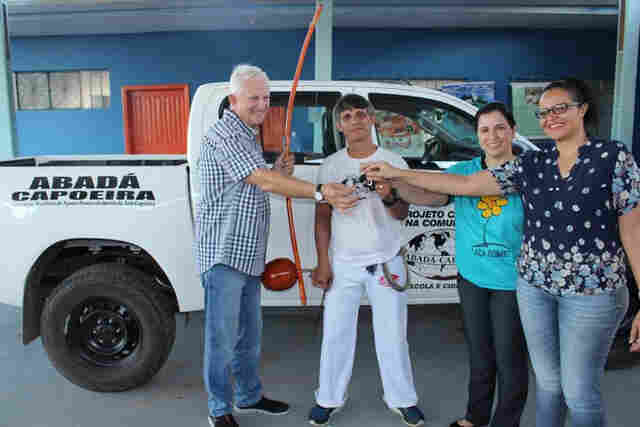 Airton participa de entrega de veículo para Associação de trabalho social em Ji-Paraná