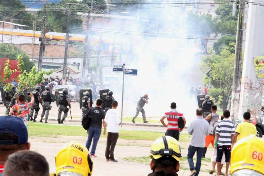 Greve em Manaus destrói 61 ônibus, causa revolta popular e cria cenário de guerra