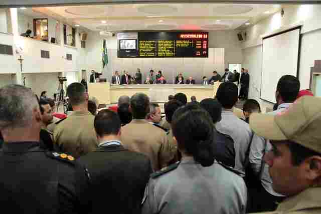 Aprovados projetos que garantem progressão funcional para policiais e bombeiros de Rondônia