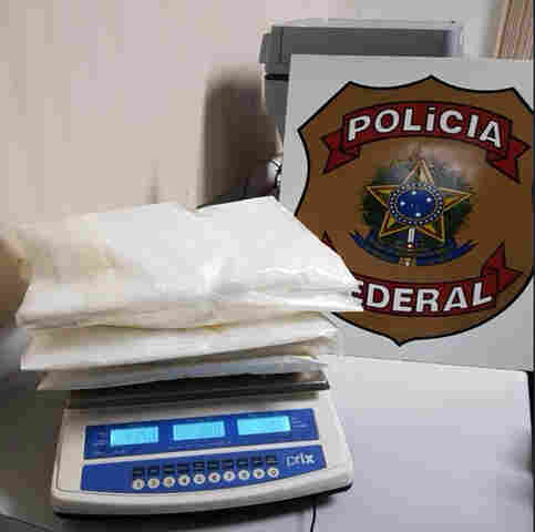 PF prende espanhol em Porto Velho tentando embarcar com quase 5 quilos de cocaína para Europa