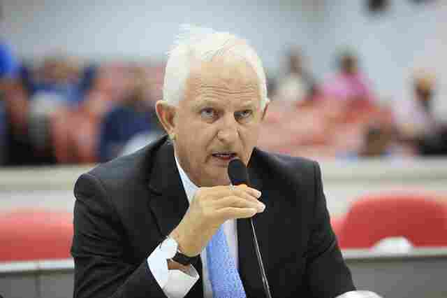 Airton alerta que Executivo não pode conceder isenção ou incentivos a quem utilize trabalho escravo ou infantil