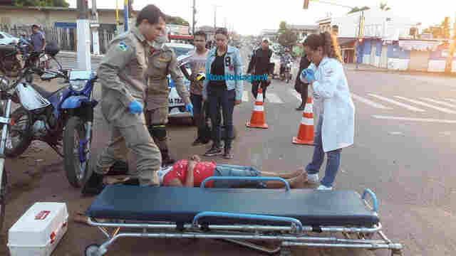 Motociclista foge após provocar acidente entre motos e deixar duas mulheres feridas