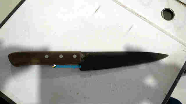 Homem tenta matar comerciante após ela se recusar a comprar roupas de origem duvidosa