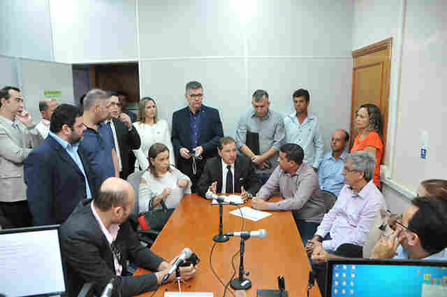 Empresas firmam acordo na Justiça para regularizar transporte escolar rural