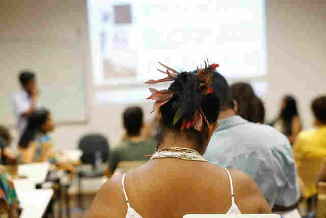 MEC autoriza 2,5 mil bolsas para indígenas e quilombolas