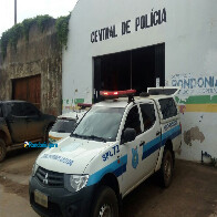 Com ciúmes, homem espanca, amarra braços e pernas da esposa e a deixa na casa da mãe