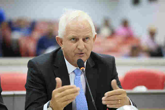 Deputado Airton Gurgacz solicita reforma de prédios públicos em Ji-Paraná e Presidente Médici