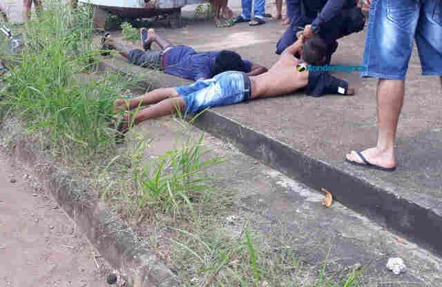 Adolescentes criminosos são detidos por motociclista após roubarem celular em Porto Velho