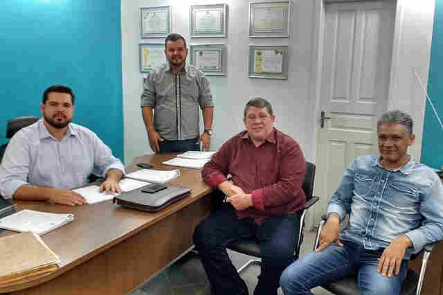 Jean Oliveira parabeniza municípios pelo 24º aniversário de emancipação política