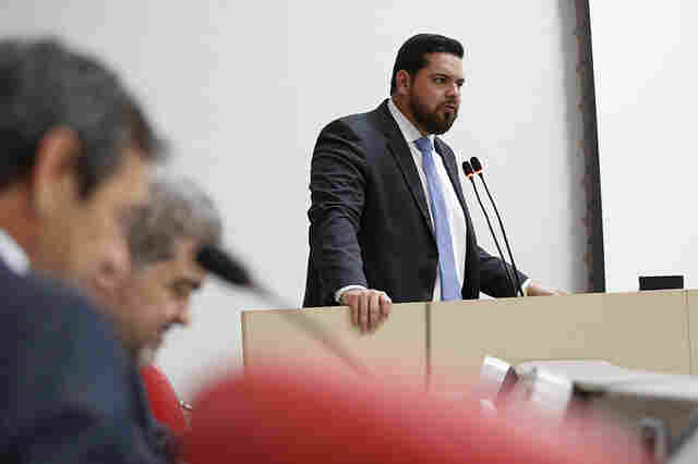 Deputado Jean Oliveira cobra abastecimento de água em bairro da Zona Leste