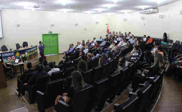 Isenção de impostos na compra de veículos por pessoas com deficiência é discutida em Porto Velho