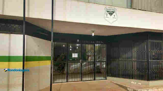 Foragido é preso após roubar celular de mulher na Capital