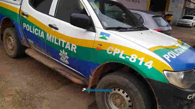 Ciclistas tentam matar a tiros jovem em frente de casa