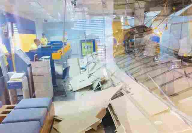 Teto do Banco do Brasil desaba em Porto Velho