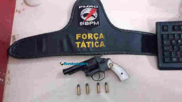 Após denúncia, PM prende homem com revólver dentro de carro em Porto Velho