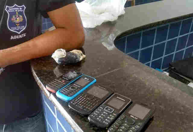 Mantido afastamento de agente penitenciário que facilitava entrada de celulares em presídio