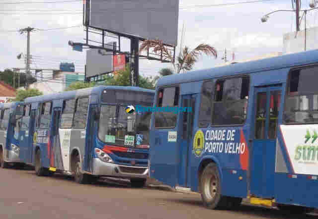 Trabalhadores no transporte coletivo anunciam greve por tempo indeterminado já nesta terça-feira