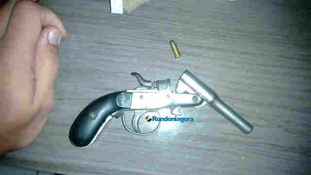 Adolescentes são apreendidos com arma e confessam que iriam assaltar residência