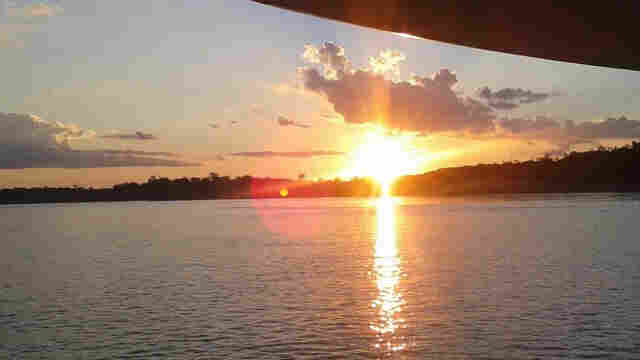 Brasil e Bolívia negociam tratado para integração elétrica