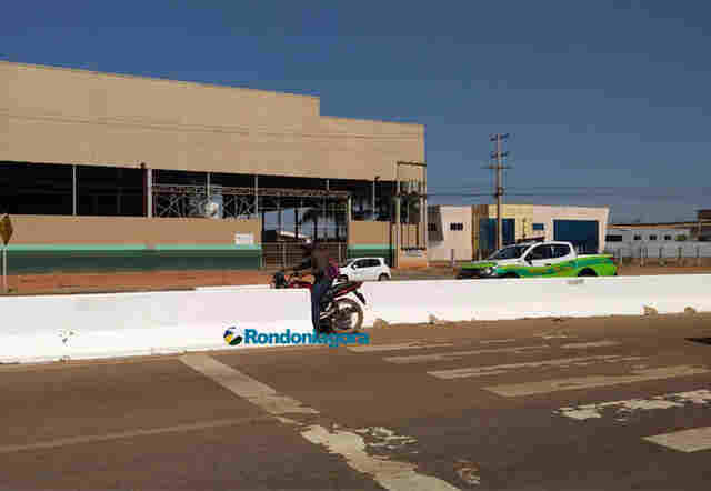 Vídeo: Motociclistas usam faixa de pedestre para fazer retorno irregular na BR-364, em Porto Velho