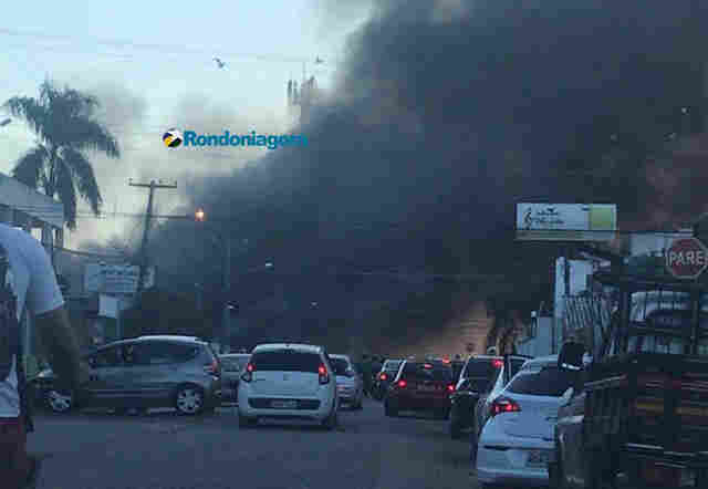 Incêndio atinge pátio do Denarc em Porto Velho