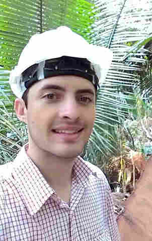 Rua é parcialmente fechada para caminhada e bombeiro morre ao colidir moto com caminhonete