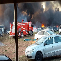 Fotos e vídeo: incêndio de grandes proporções causa destruição no Denarc