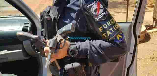 Após denúncia, PM prende trio com armas na Zona Leste da Capital